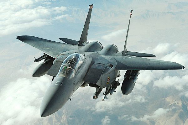 F-15E Strike Eagles deploy to Al Dhafra